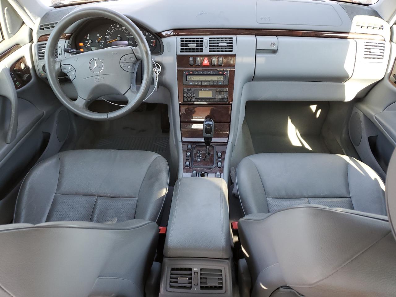 2001 Mercedes-Benz E 320 4Matic VIN: WDBJF82J41X056750 Lot: 54942255