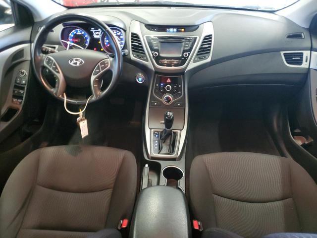 Sedans HYUNDAI ELANTRA 2016 Srebrny