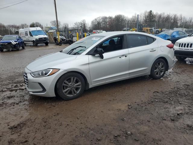  HYUNDAI ELANTRA 2018 Сріблястий