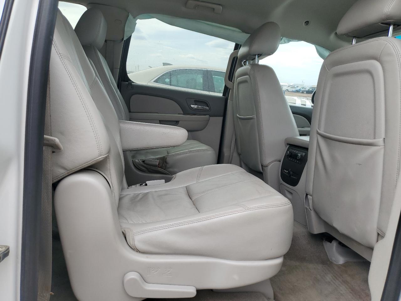 2013 GMC Yukon Xl K1500 Slt VIN: 1GKS2KE73DR133071 Lot: 52252105