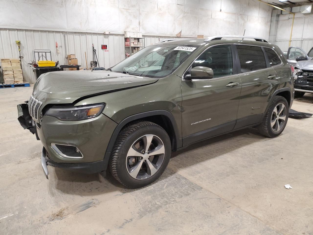 2019 Jeep Cherokee Limited for Sale in Milwaukee, WI - Front End