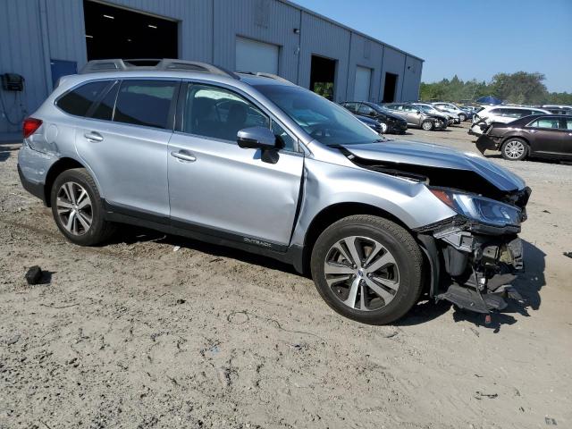  SUBARU OUTBACK 2018 Сріблястий