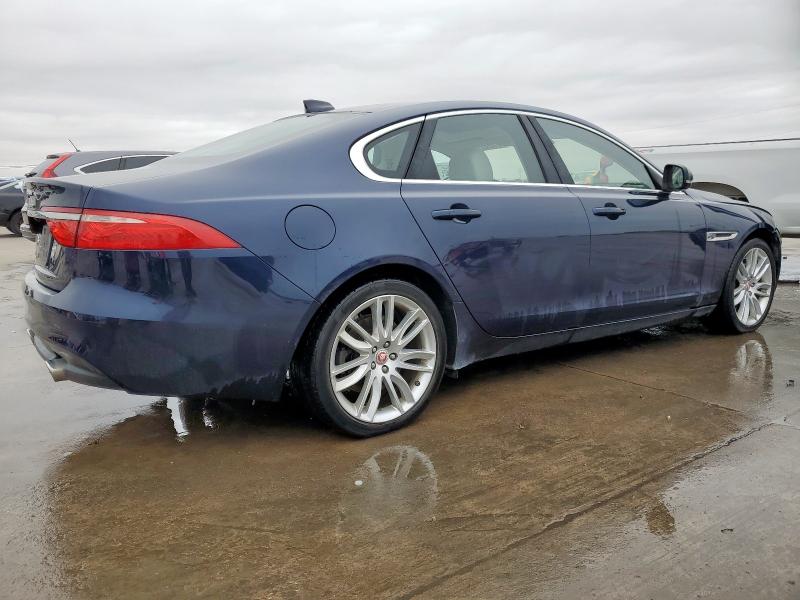  JAGUAR XF 2016 Синий