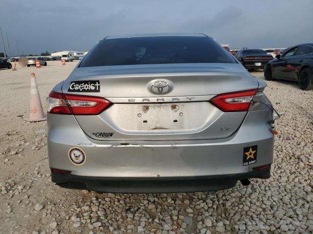  TOYOTA CAMRY 2018 Srebrny