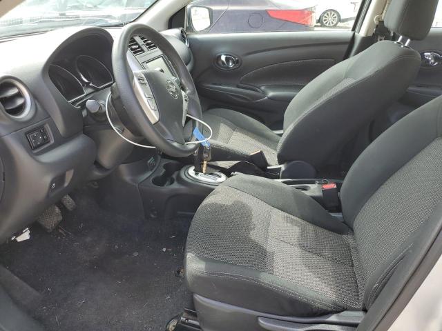  NISSAN VERSA 2019 Серебристый