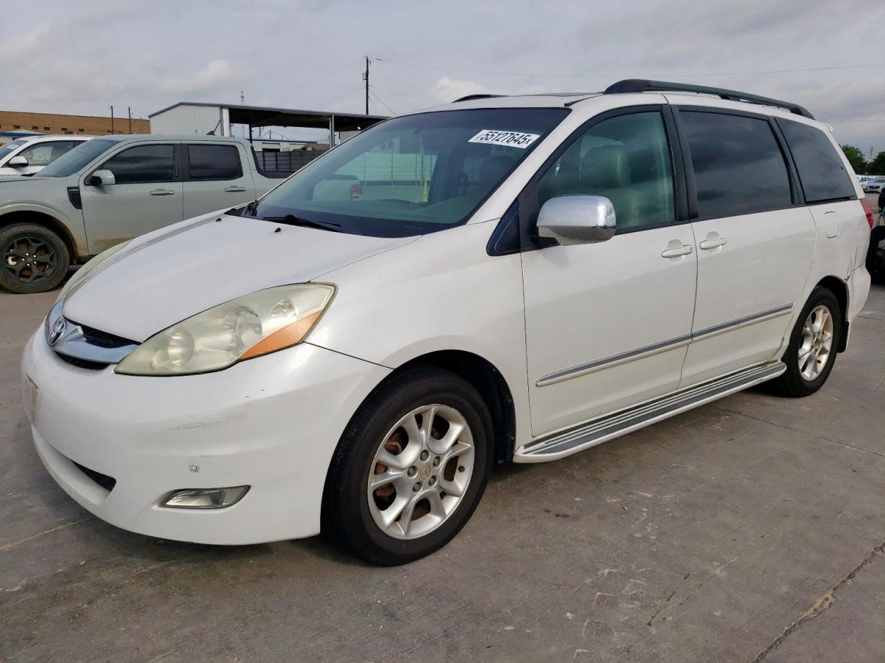 2006 Toyota Sienna Xle for Sale in Grand Prairie, TX - Side