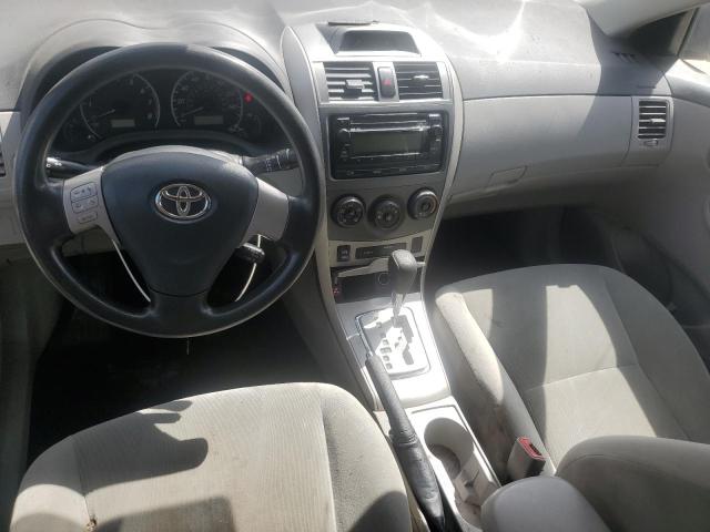 Седаны TOYOTA COROLLA 2012 Серебристый