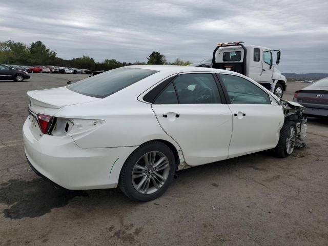  TOYOTA CAMRY 2017 Белый