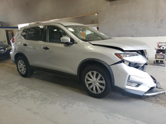 NISSAN ROGUE 2018 Srebrny