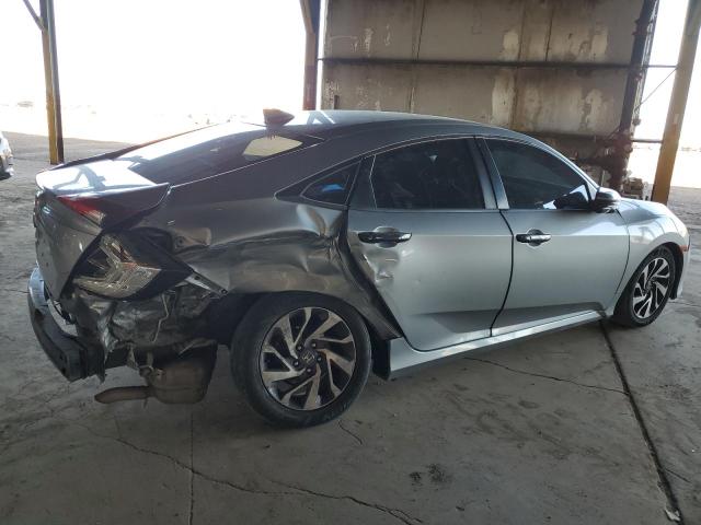 Sedans HONDA CIVIC 2017 Srebrny