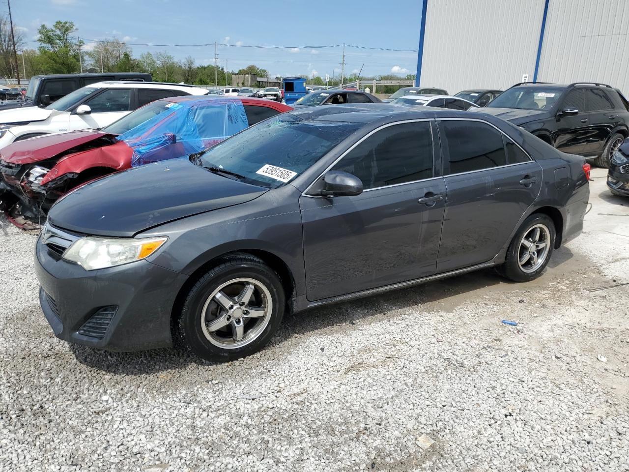 2012 Toyota Camry Base продається в Lawrenceburg, KY - Minor Dent/Scratches
