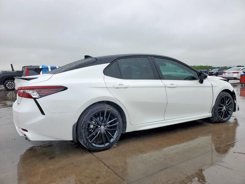  TOYOTA CAMRY 2021 Biały