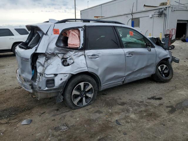  SUBARU FORESTER 2017 Серебристый