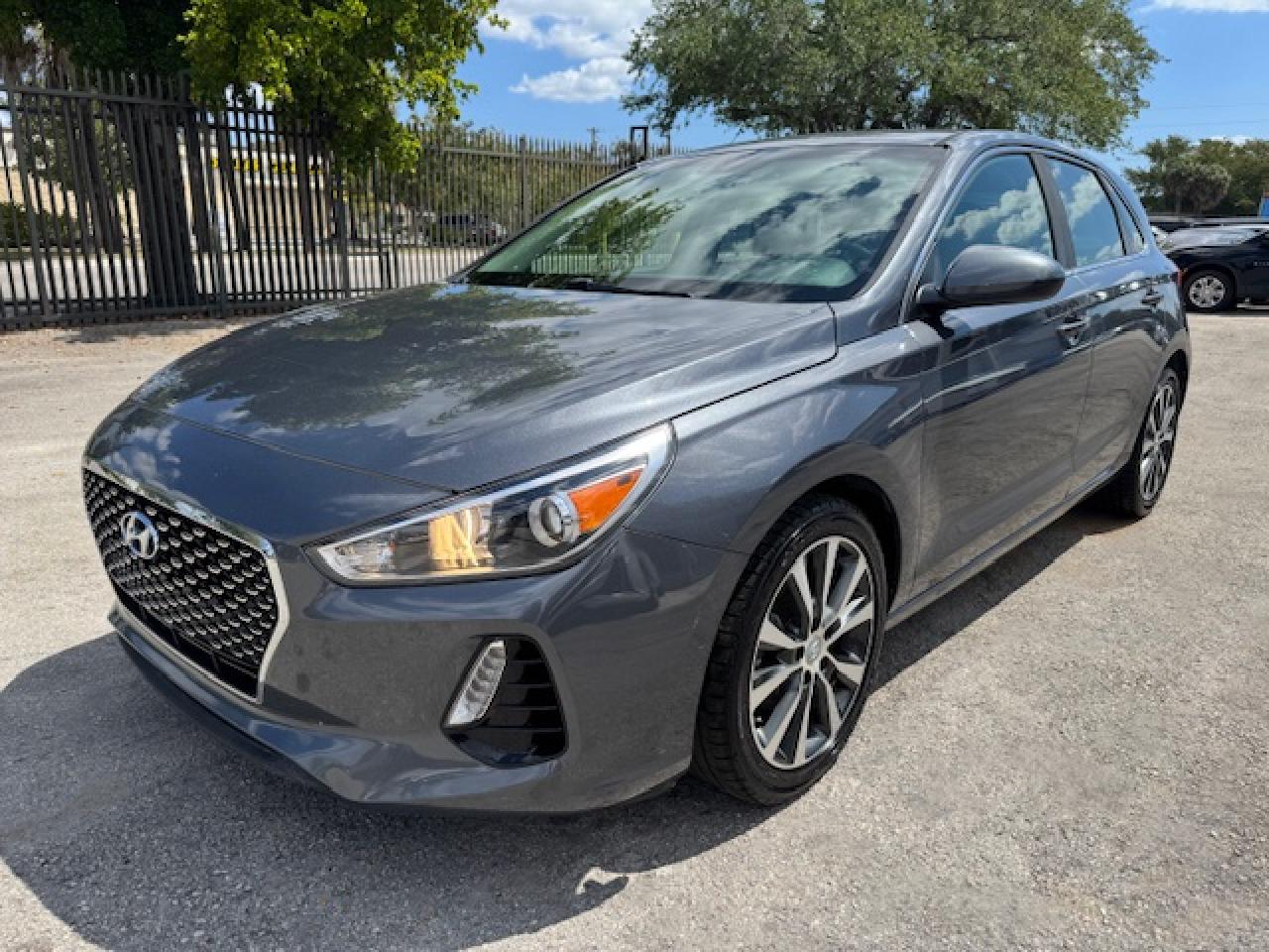 Opa Locka, FL에서 판매 중인 2018 Hyundai Elantra Gt  - Minor Dent/Scratches