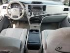 2012 Toyota Sienna Le იყიდება Chicago Heights-ში, IL - Rear End