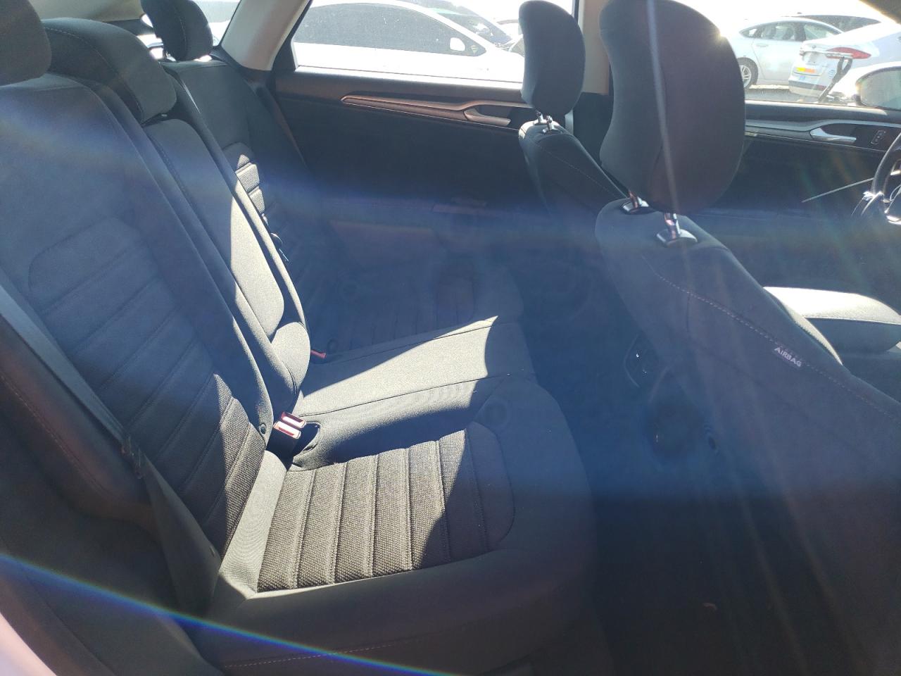 2019 Ford Fusion Se VIN: 3FA6P0LU2KR263989 Lot: 54034035