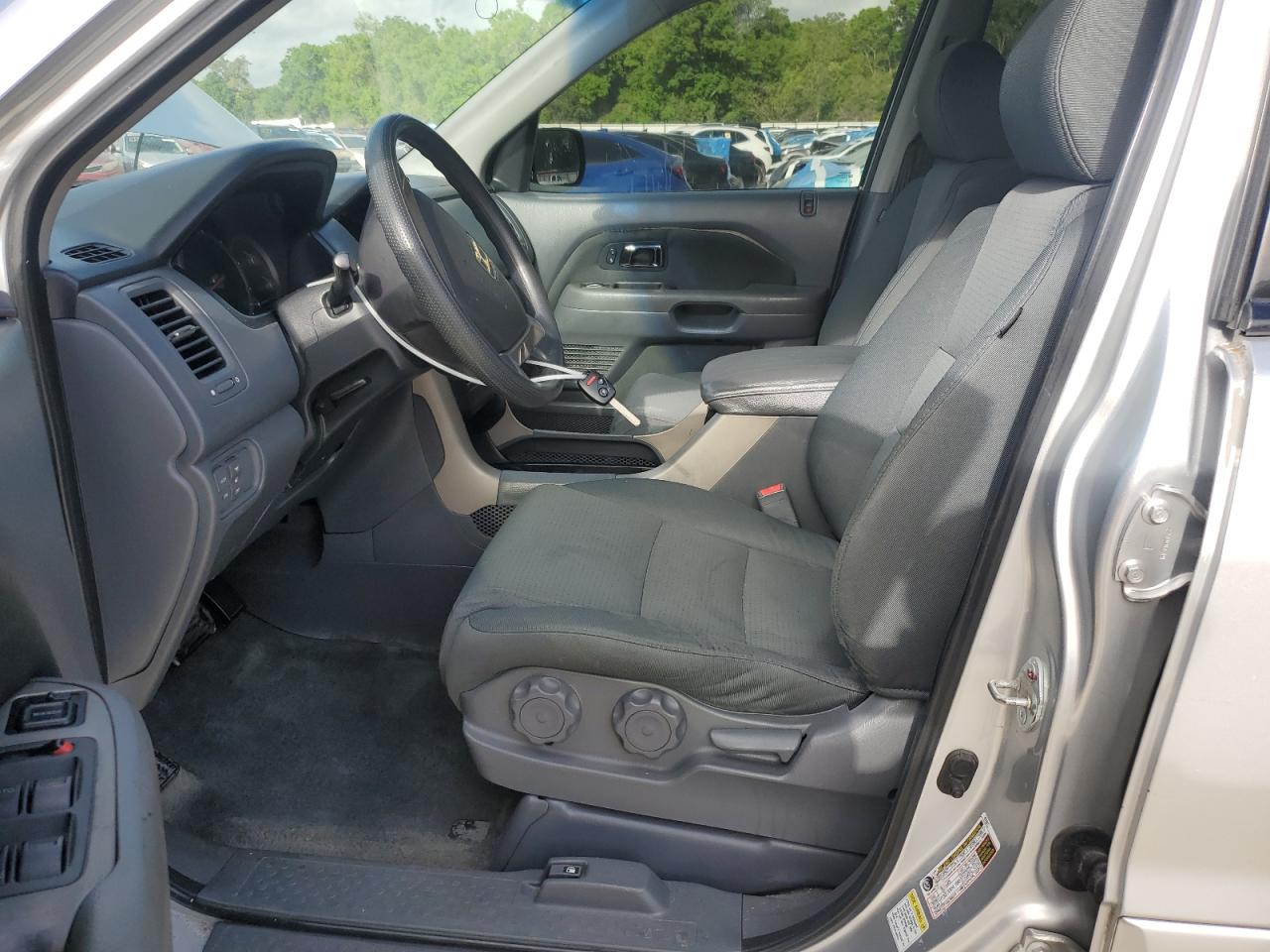 2006 Honda Pilot Lx VIN: 5FNYF28116B017569 Lot: 70622425