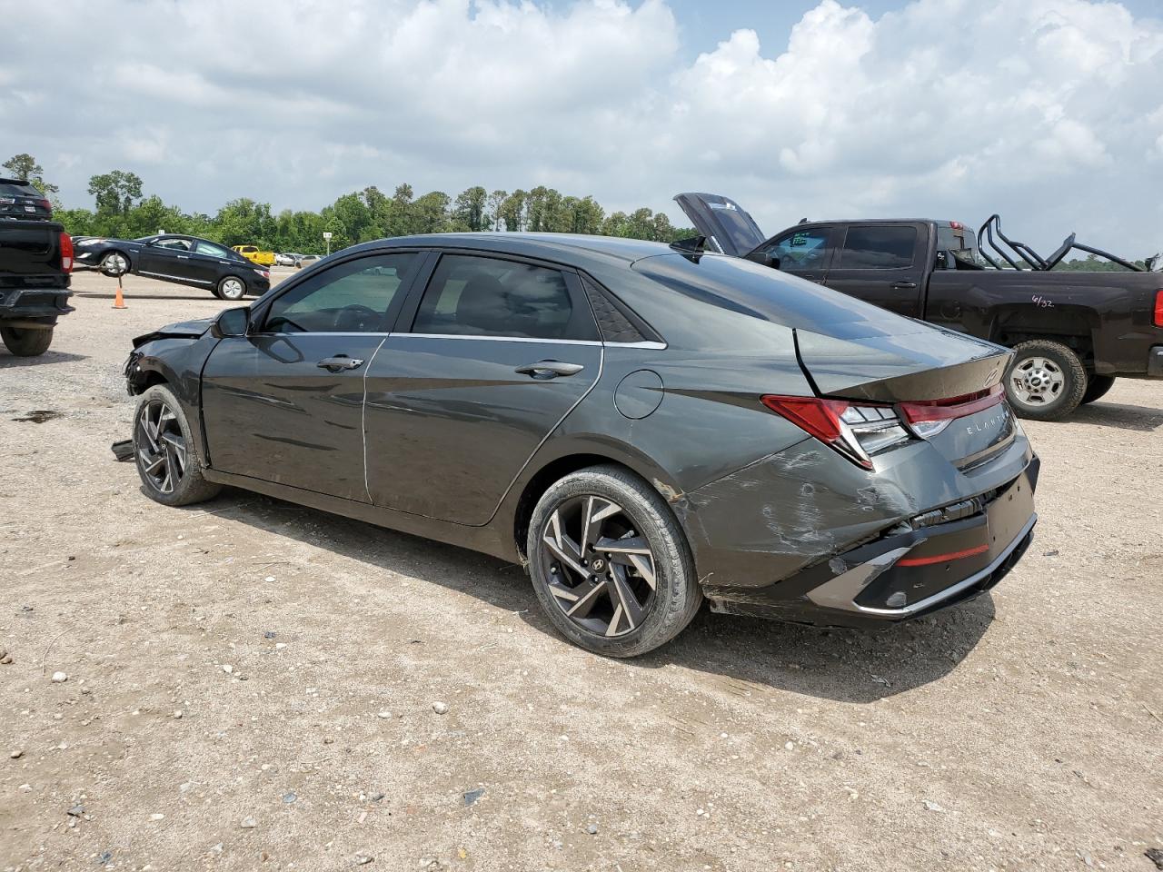 2024 Hyundai Elantra - Image 2