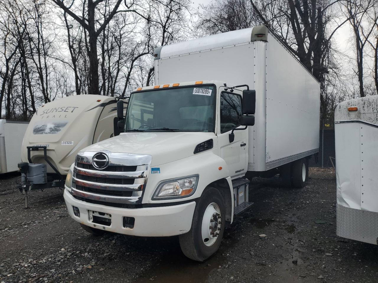 New Britain, CT에서 판매 중인 2015 Hino 258/268 - Minor Dent/Scratches