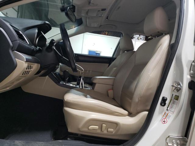 Паркетники SUBARU OUTBACK 2016 Белы