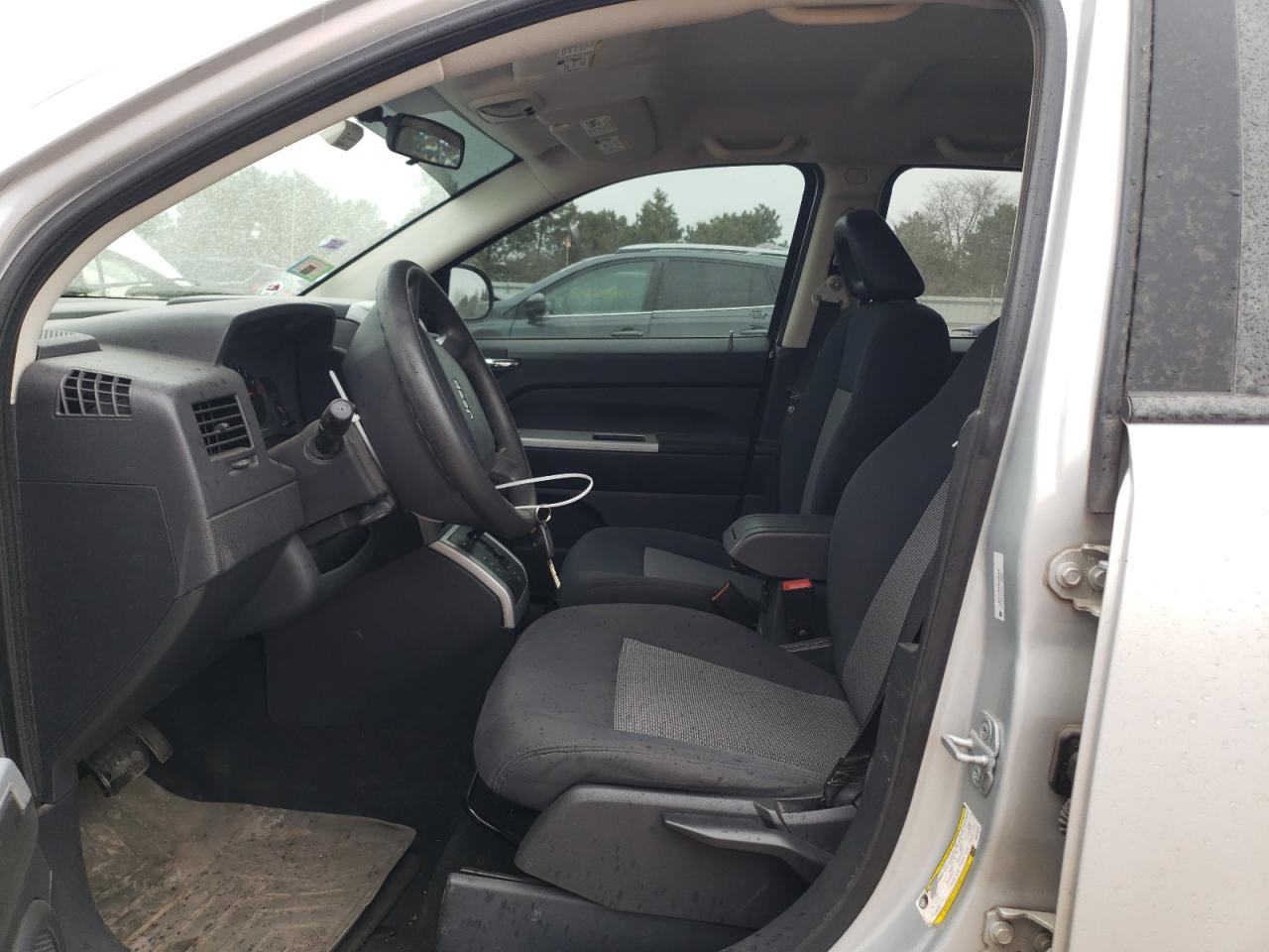 2008 Jeep Compass Sport VIN: 1J8FF47WX8D528328 Lot: 53487645
