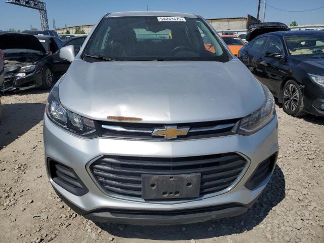  CHEVROLET TRAX 2017 Srebrny
