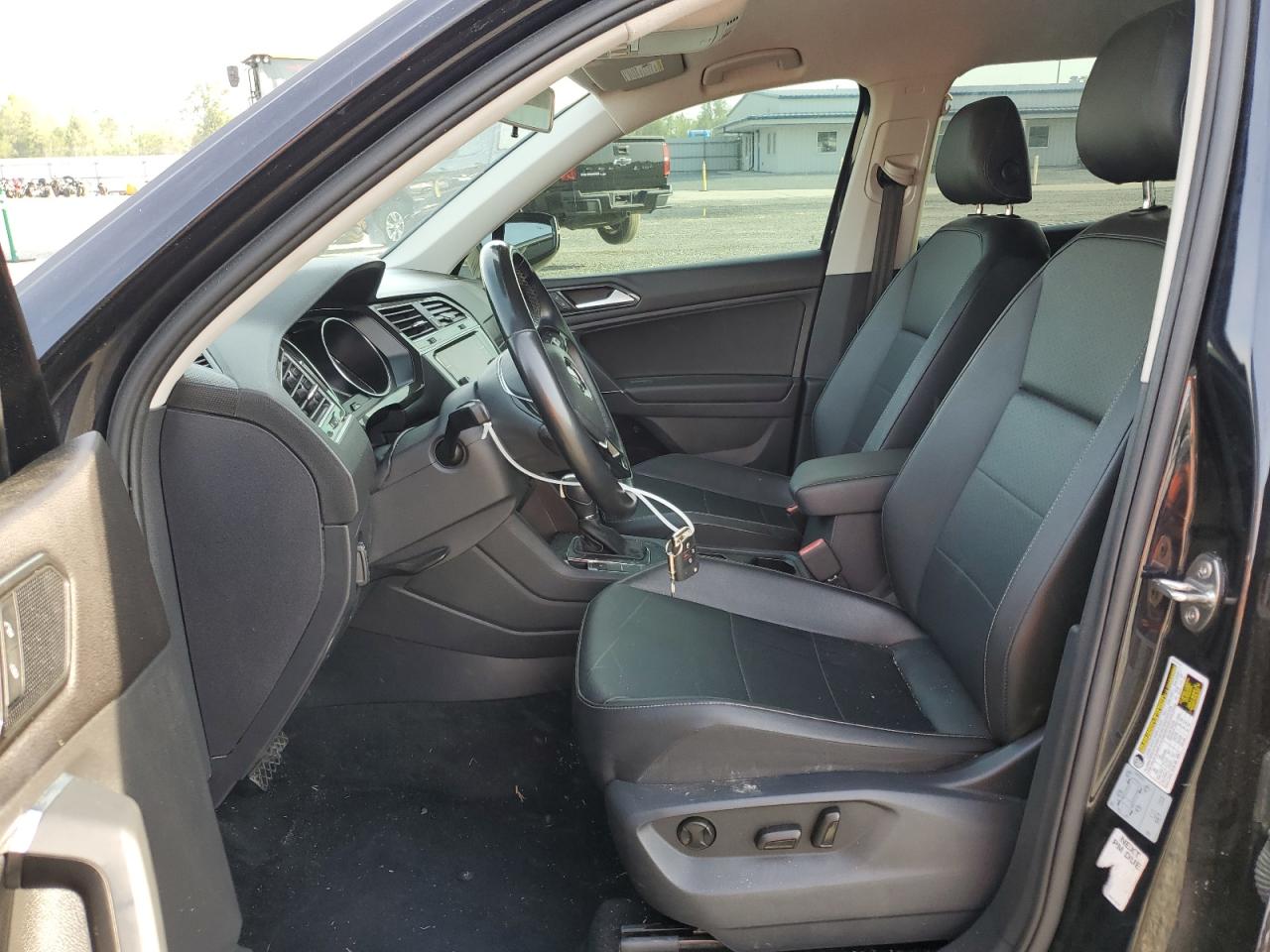 3vv3b7ax3jm071222 3VV3B7AX3JM071222 2018 Volkswagen Tiguan Se