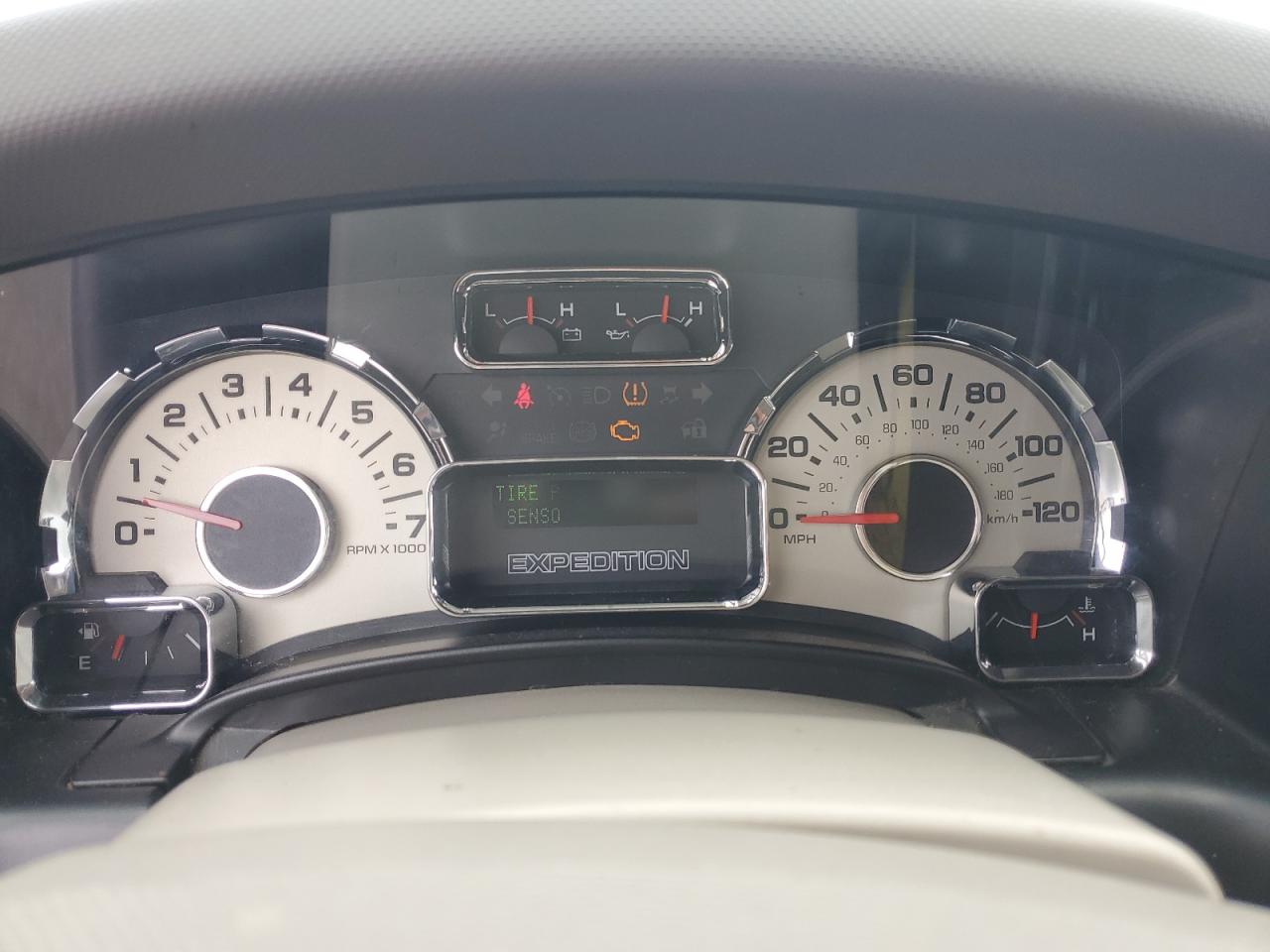 2011 Ford Expedition Xlt VIN: 1FMJU1J52BEF24101 Lot: 53097835