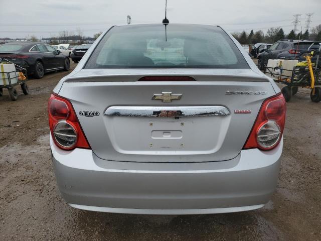  CHEVROLET SONIC 2015 Серебристый