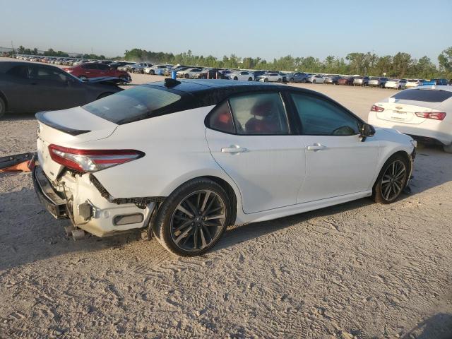  TOYOTA CAMRY 2018 White