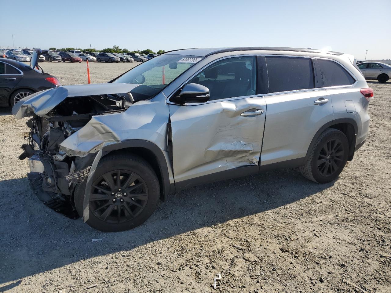 2019 Toyota Highlander Se за продажба в Antelope, CA - Front End