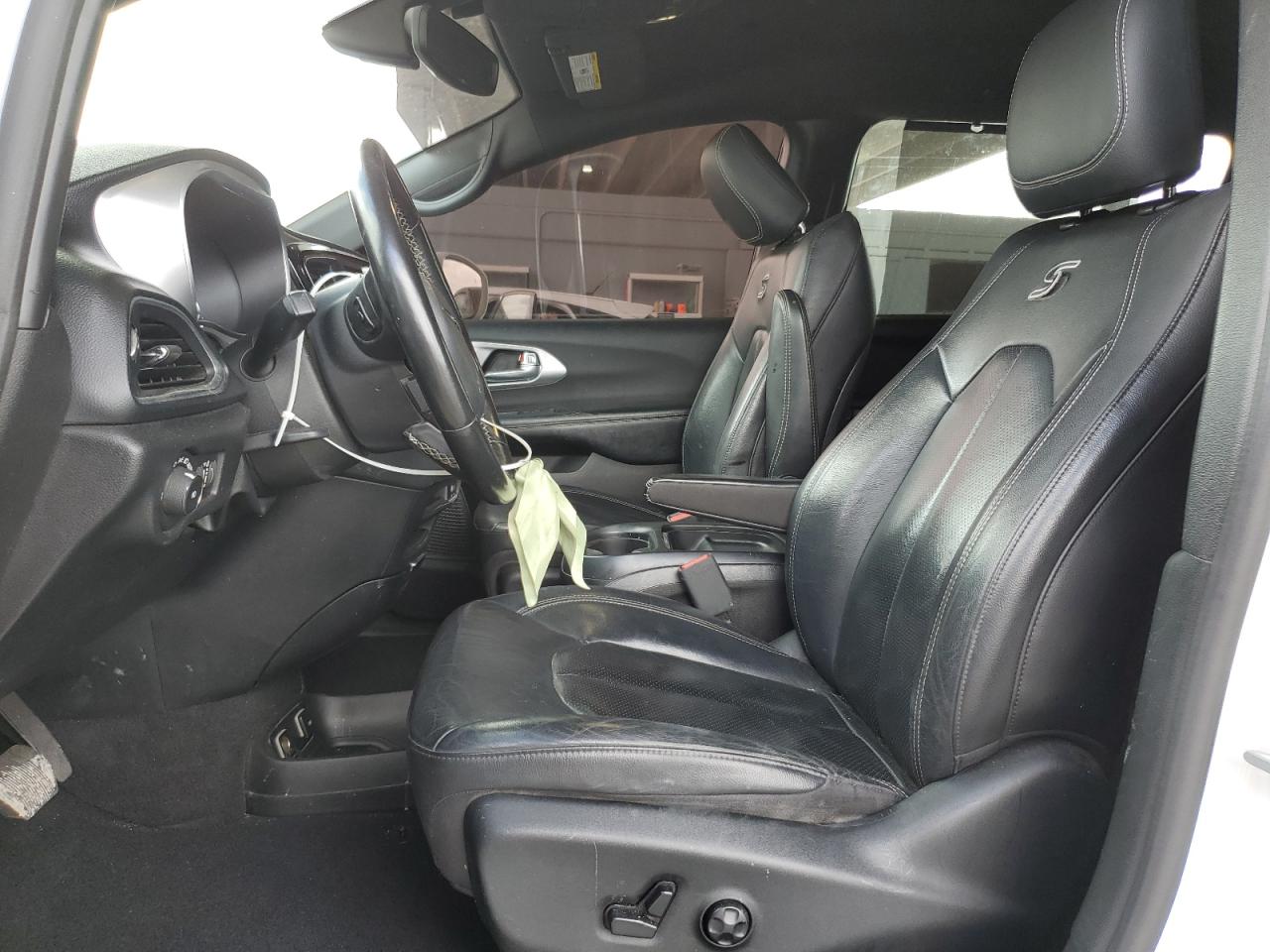 2019 Chrysler Pacifica Touring L VIN: 2C4RC1BG8KR593923 Lot: 53676265