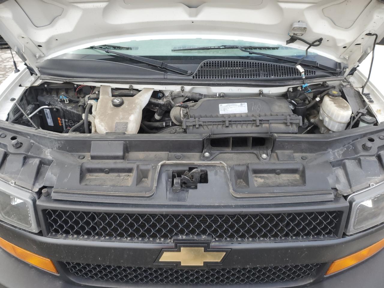 2018 Chevrolet Express G2500 VIN: 1GCWGBFP0J1275305 Lot: 53717395