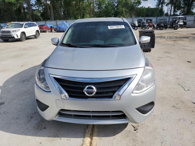  NISSAN VERSA 2017 Srebrny