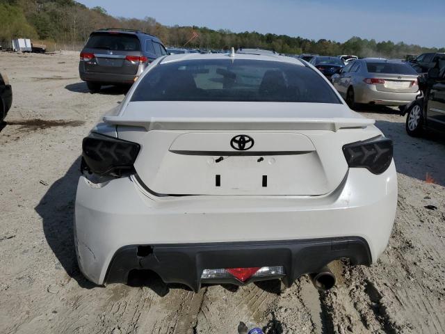  TOYOTA SCION 2015 Белы