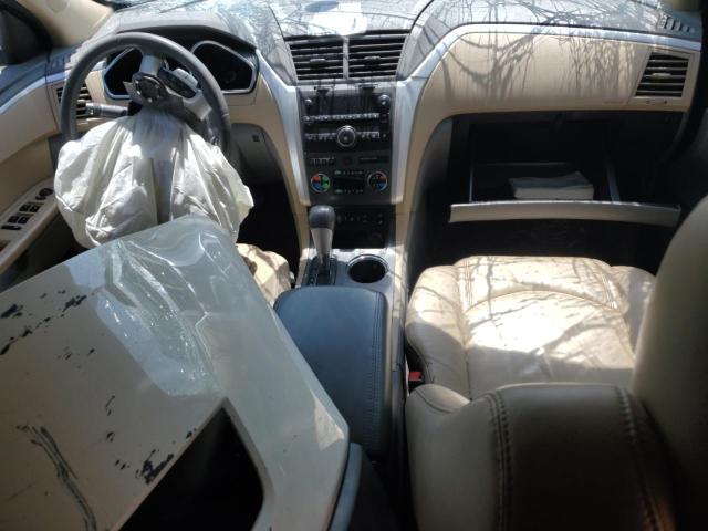 Parquets CHEVROLET TRAVERSE 2012 Biały