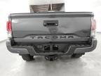 2020 Toyota Tacoma Double Cab продається в Van Nuys, CA - Front End