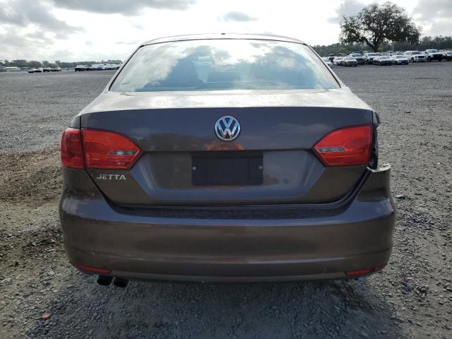 Sedans VOLKSWAGEN JETTA 2014 Brązowy