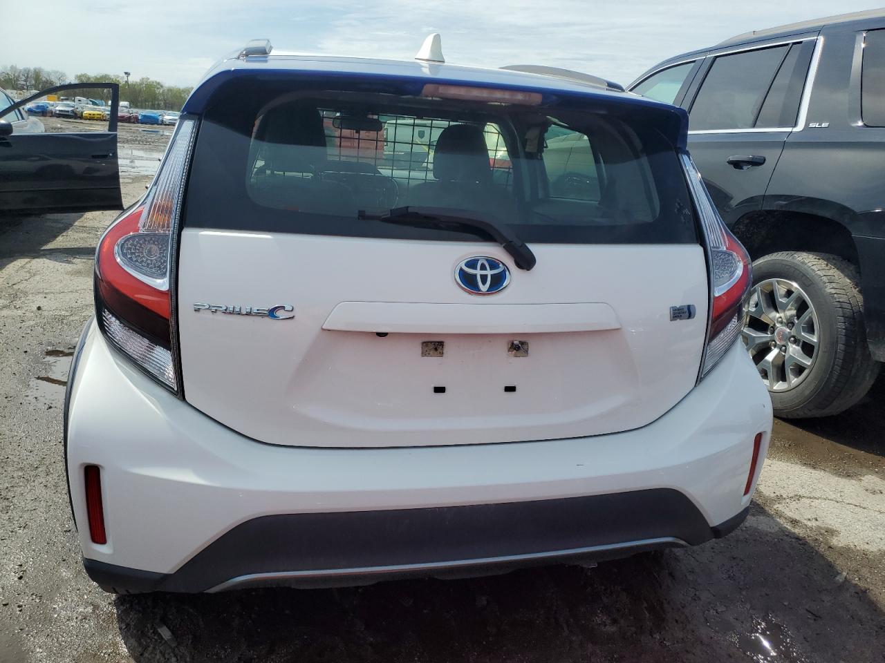 2018 Toyota Prius C VIN: JTDKDTB35J1615600 Lot: 53308675