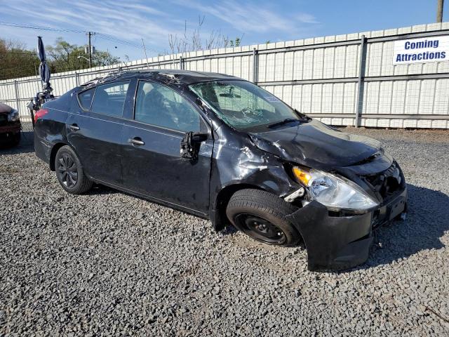 Sedans NISSAN VERSA 2016 Czarny