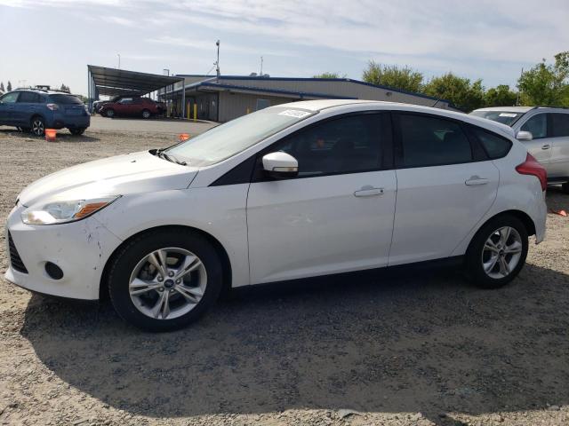 Hatchbacks FORD FOCUS 2013 White