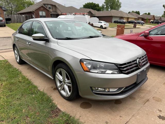 Седаны VOLKSWAGEN PASSAT 2014 Серебристый