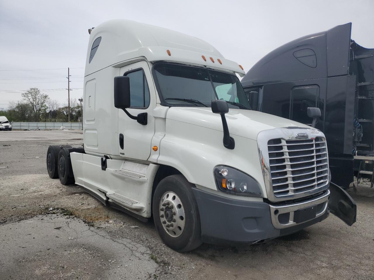 2018 Freightliner Cascadia 125 Semi Truck للبيع في Dyer، IN - Front End