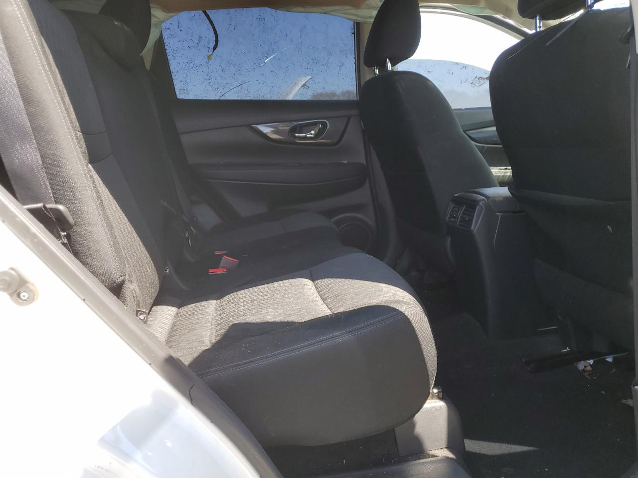 2017 Nissan Rogue S VIN: KNMAT2MT7HP576618 Lot: 52143125