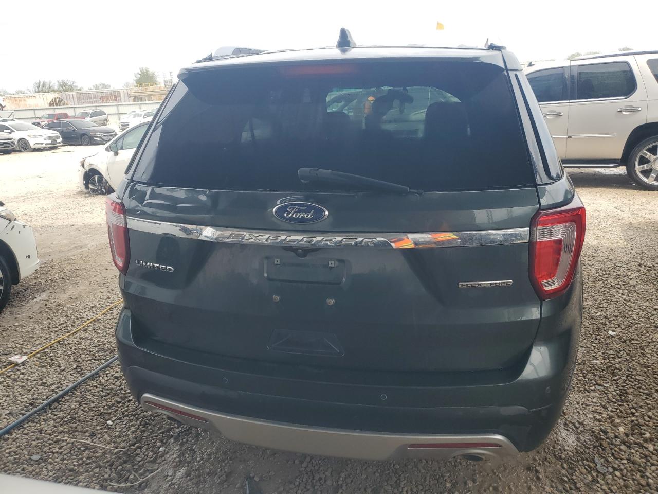 2016 Ford Explorer - Image 6