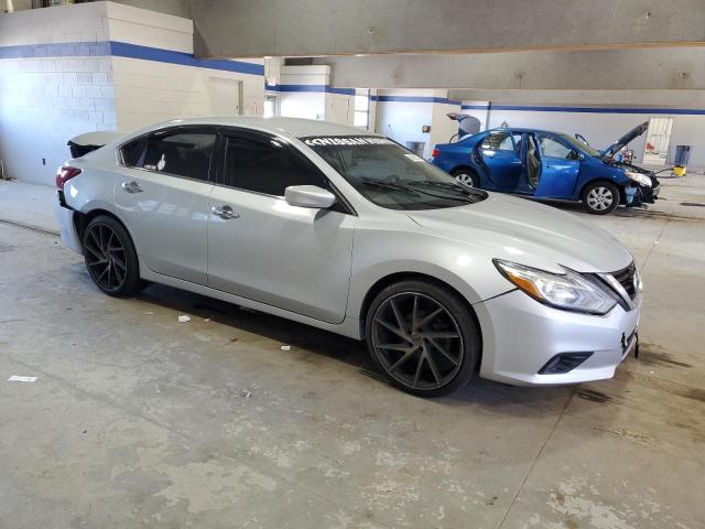  NISSAN ALTIMA 2018 Srebrny