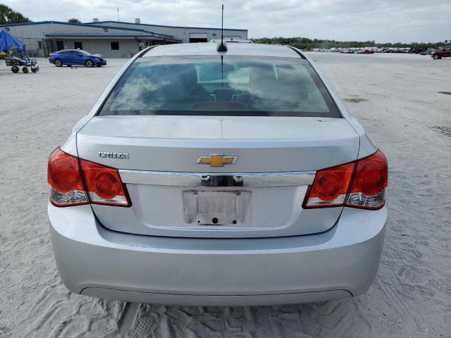 Sedans CHEVROLET CRUZE 2015 Srebrny
