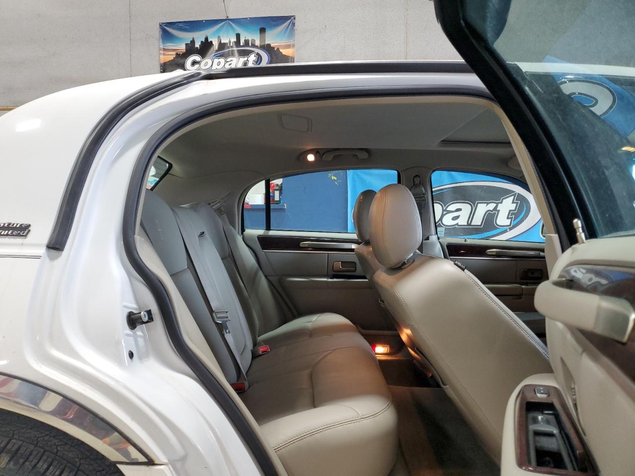 2007 Lincoln Town Car Signature Limited VIN: 1LNHM82WX7Y628758 Lot: 55057565