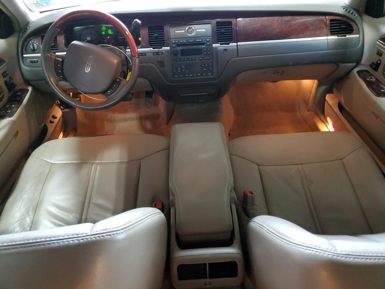 2007 Lincoln Town Car Signature Limited VIN: 1LNHM82WX7Y628758 Lot: 55057565