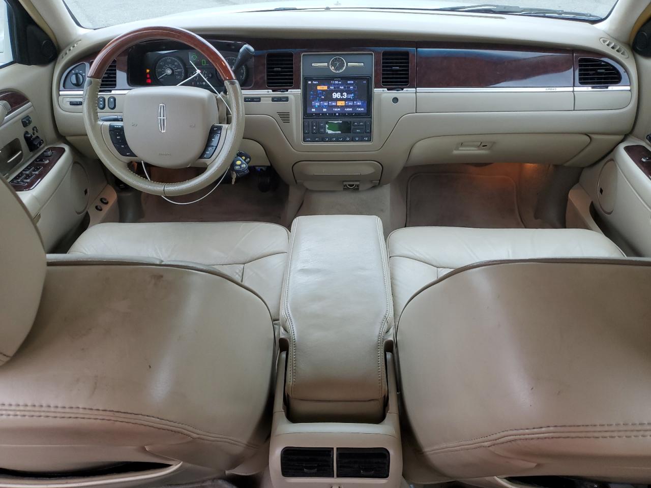2006 Lincoln Town Car Designer VIN: 1LNHM83W66Y647739 Lot: 53646845